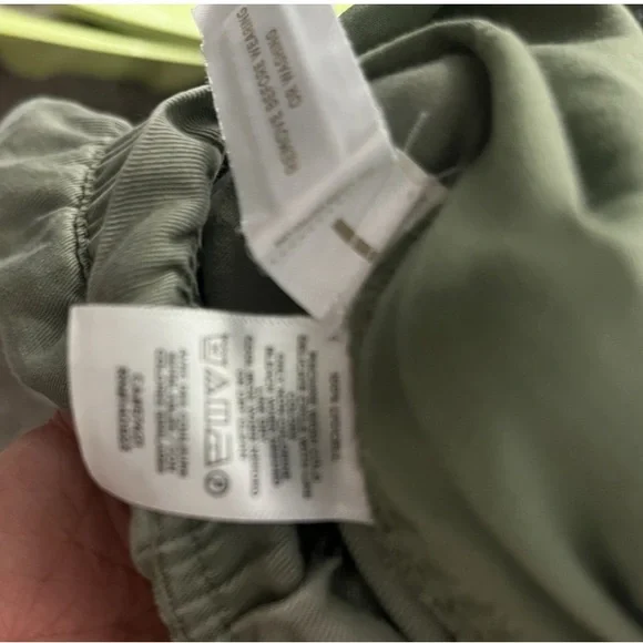 Womens pants, wide legs, material so soft Loft size 16 - Picture 5 of 5